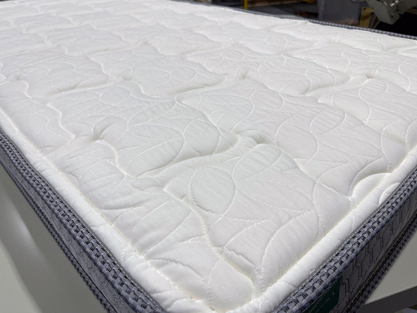 Cape w/ Talalay Latex - 57.5" x 77.5" mattress w/ 4 notched corners